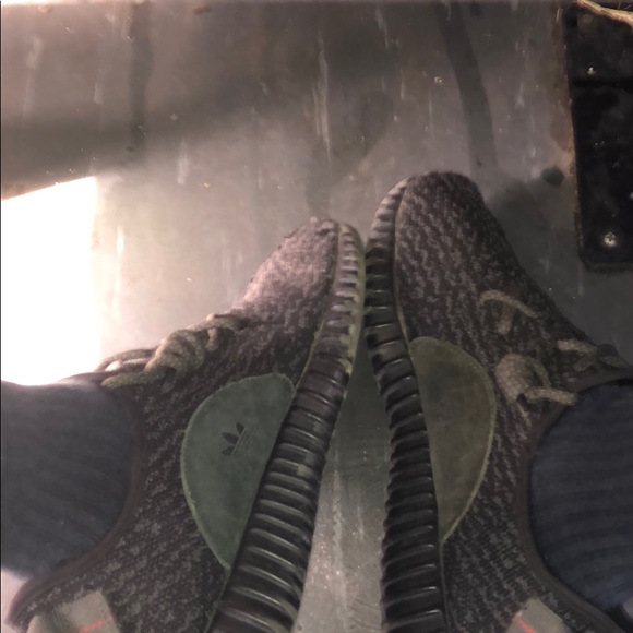 pirate black 350 yeezys - Picture 2 of 2